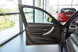 2015款宝马320i进取型