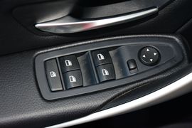 2015款宝马320i进取型