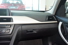 2015款宝马320i进取型