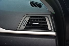 2015款宝马320i进取型