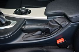 2015款宝马320i进取型