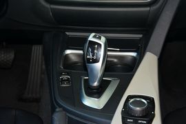 2015款宝马320i进取型