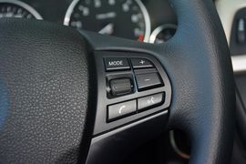 2015款宝马320i进取型