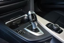 2015款宝马320i进取型