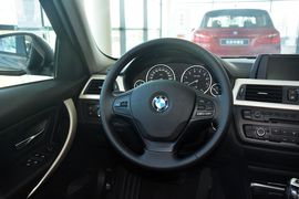 2015款宝马320i进取型