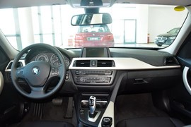2015款宝马320i进取型