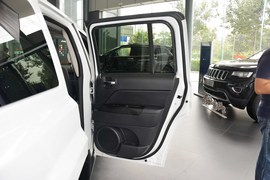 2015款Jeep自由客2.4L运动版