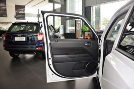 2015款Jeep自由客2.4L运动版