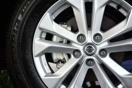 2015款日产奇骏2.5L