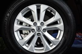 2015款日产奇骏2.5L