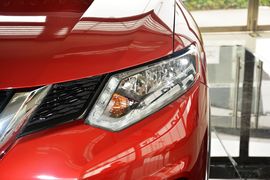 2015款日产奇骏2.5L