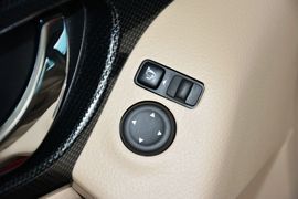 2015款日产奇骏2.5L