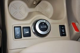 2015款日产奇骏2.5L