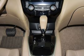 2015款日产奇骏2.5L
