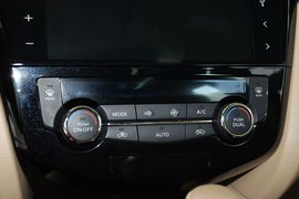 2015款日产奇骏2.5L