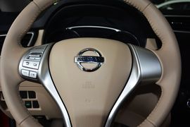 2015款日产奇骏2.5L