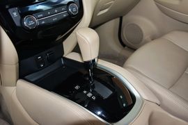 2015款日产奇骏2.5L