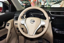 2015款日产奇骏2.5L