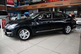 2015款日产天籁2.5L