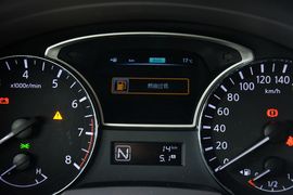 2015款日产天籁2.5L