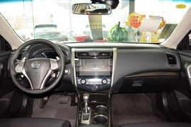 2015款日产天籁2.5L