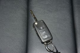 2015款大众速腾1.6L手动舒适型