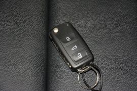 2015款大众速腾1.6L手动舒适型