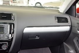 2015款大众速腾1.6L手动舒适型