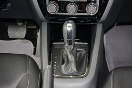 2015款大众速腾1.6L手动舒适型