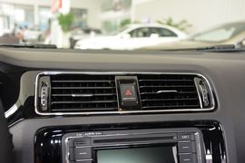 2015款大众速腾1.6L手动舒适型