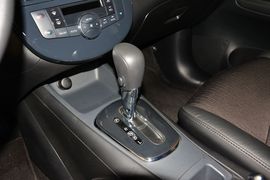 2014款日产骐达1.6L