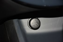 2014款日产骐达1.6L