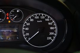 2014款日产骐达1.6L