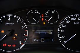 2014款日产骐达1.6L