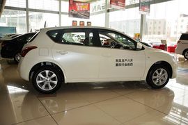 2014款日产骐达1.6L
