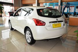 2014款日产骐达1.6L