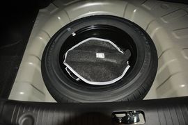 2015款现代悦动1.6L自动豪华型