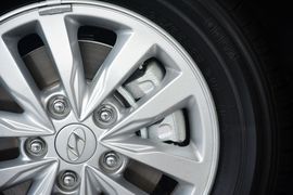 2015款现代悦动1.6L自动豪华型