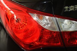 2015款现代悦动1.6L自动豪华型