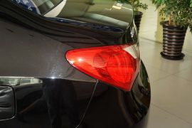 2015款现代悦动1.6L自动豪华型