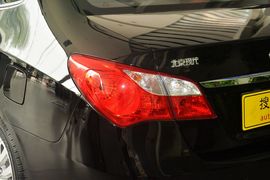 2015款现代悦动1.6L自动豪华型
