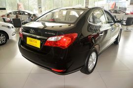 2015款现代悦动1.6L自动豪华型
