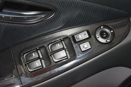 2015款现代悦动1.6L自动豪华型