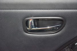2015款现代悦动1.6L自动豪华型