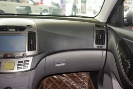 2015款现代悦动1.6L自动豪华型