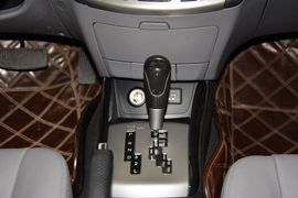2015款现代悦动1.6L自动豪华型