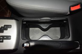 2015款现代悦动1.6L自动豪华型