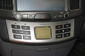 2015款现代悦动1.6L自动豪华型