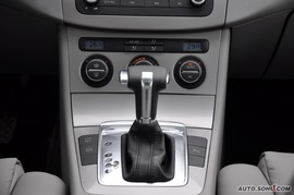 2010款大众迈腾1.4TSI