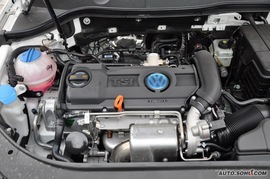 2010款大众迈腾1.4TSI